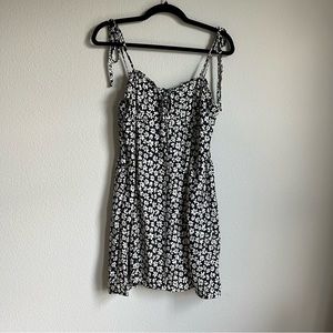 NEW VICI COLLECTION AVRIL FLORAL SMOCKED TIE MINI DRESS